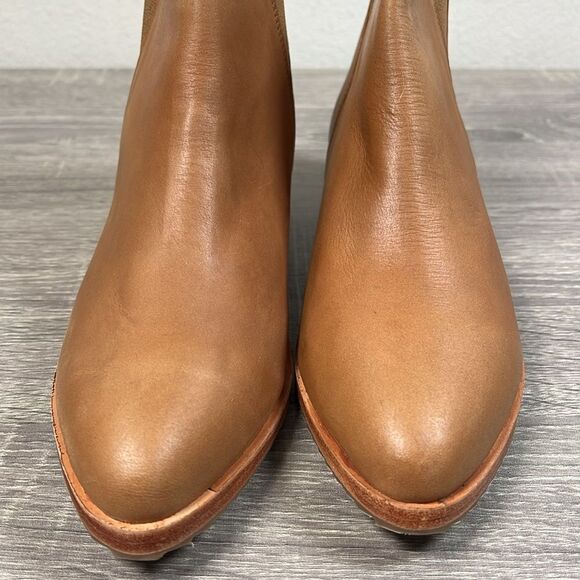 Nisolo Eva Everyday Chelsea Boots Shoes - Picture 9 of 10